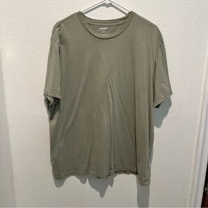 Old Navy Men's Green T-Shirt